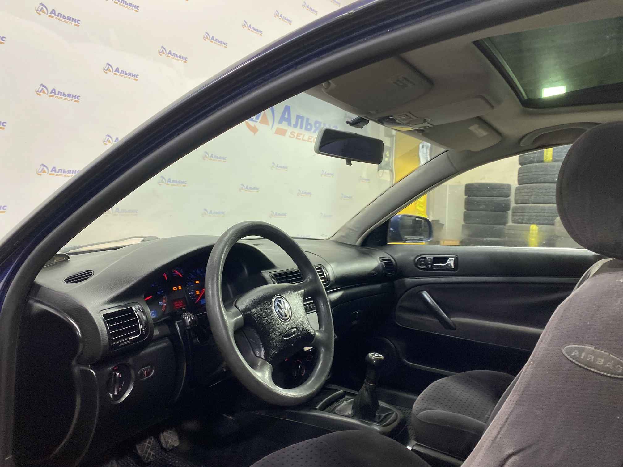 VOLKSWAGEN PASSAT