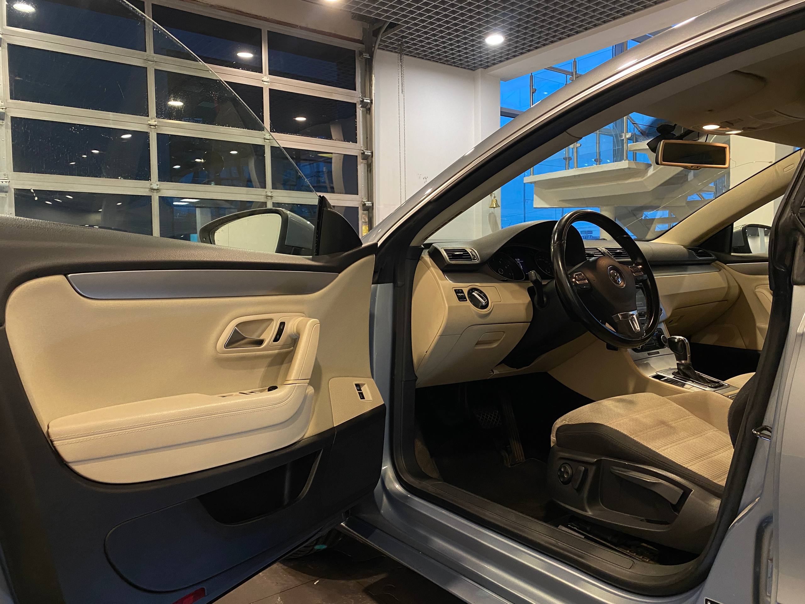 VOLKSWAGEN PASSAT CC