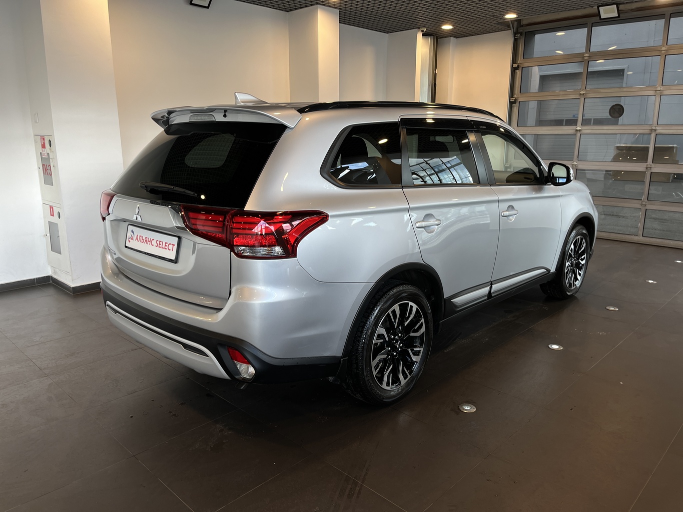MITSUBISHI OUTLANDER