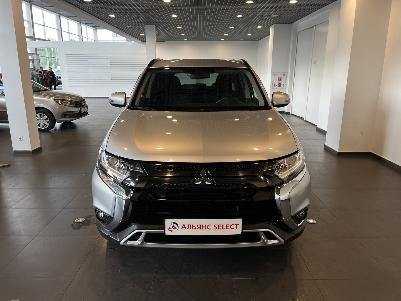MITSUBISHI OUTLANDER