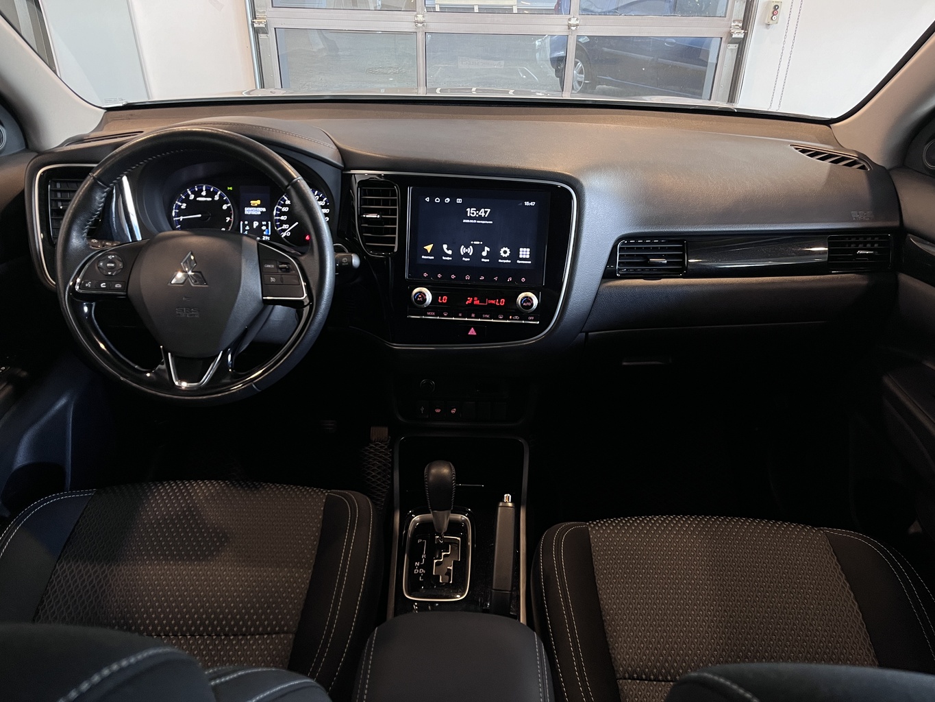 MITSUBISHI OUTLANDER