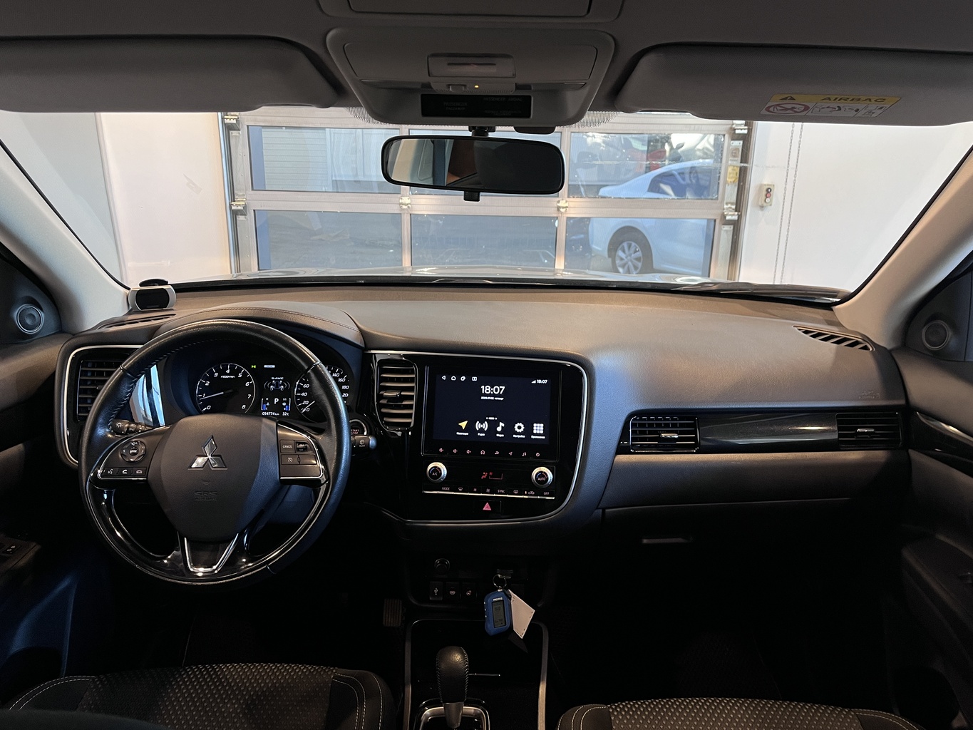 MITSUBISHI OUTLANDER