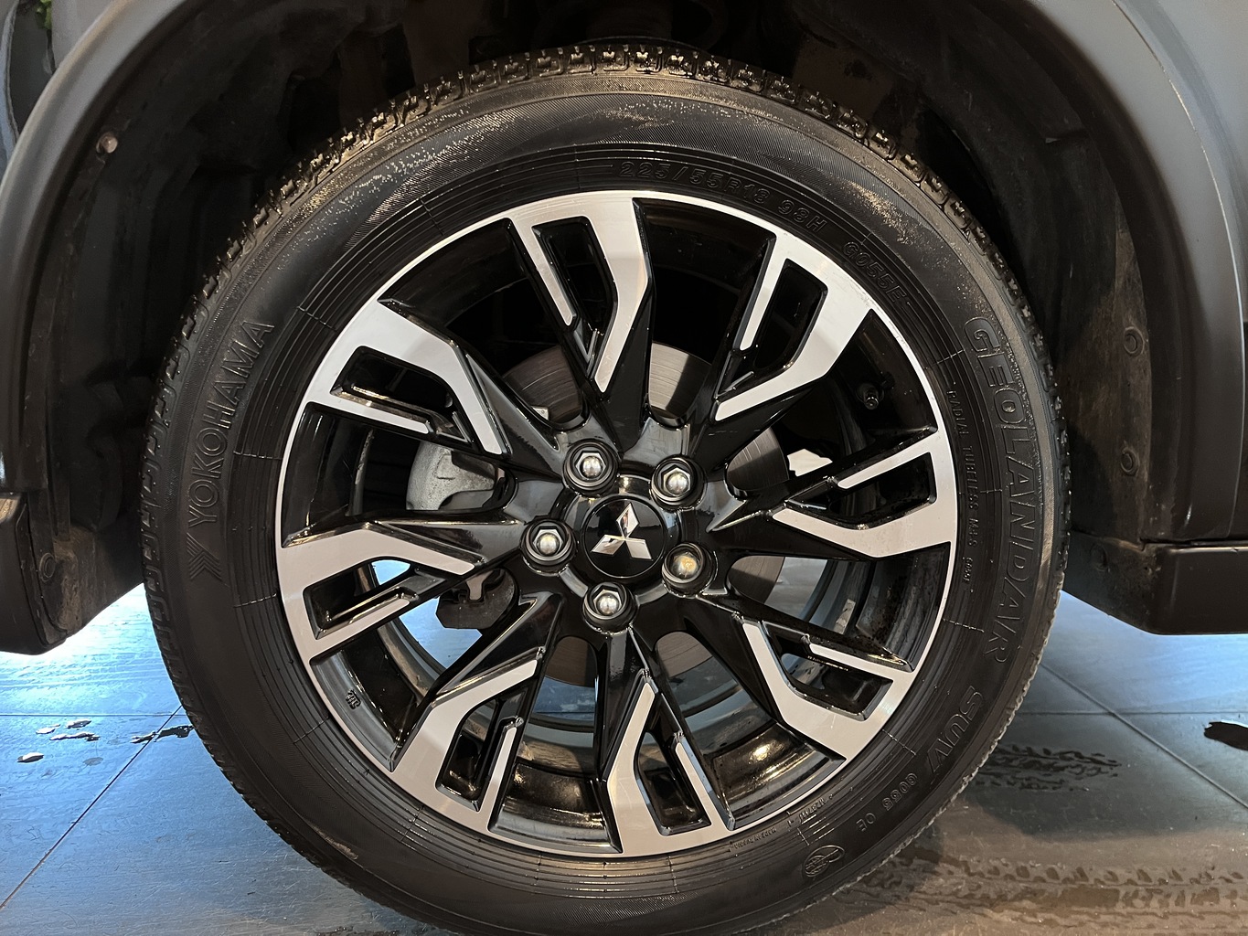 MITSUBISHI OUTLANDER