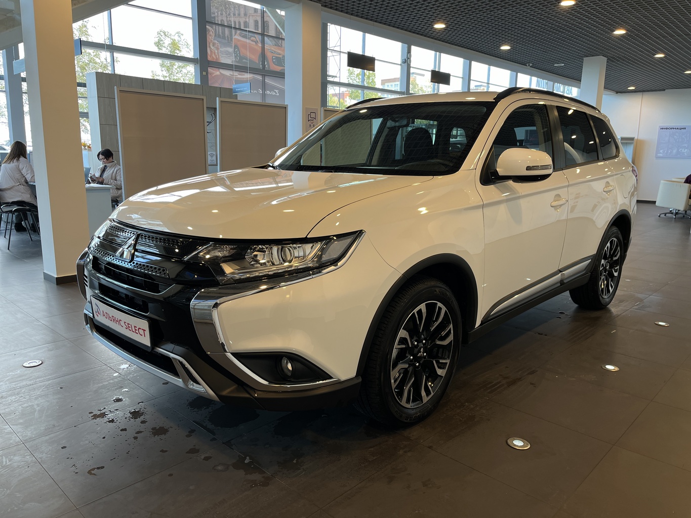 MITSUBISHI OUTLANDER