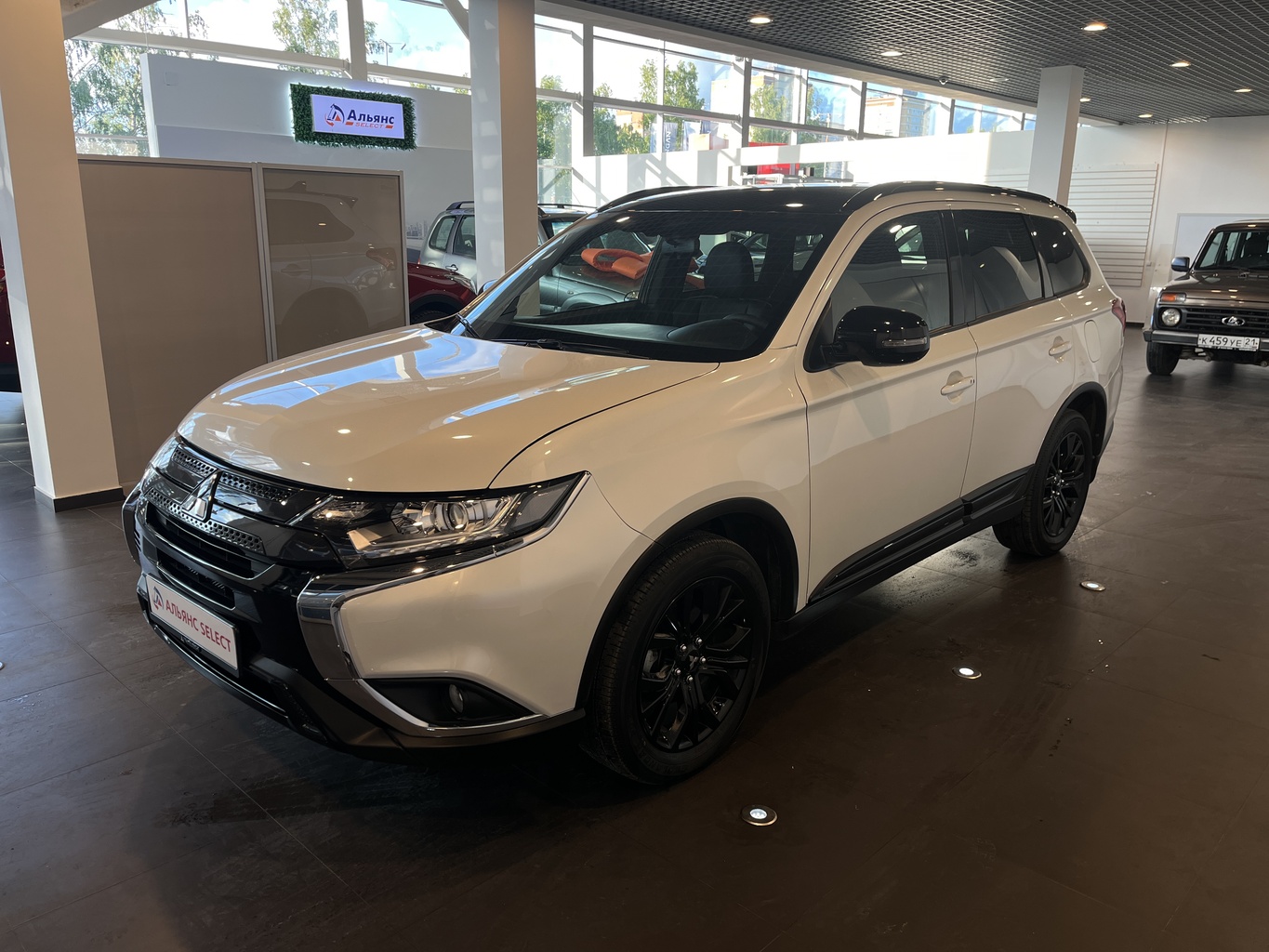 MITSUBISHI OUTLANDER