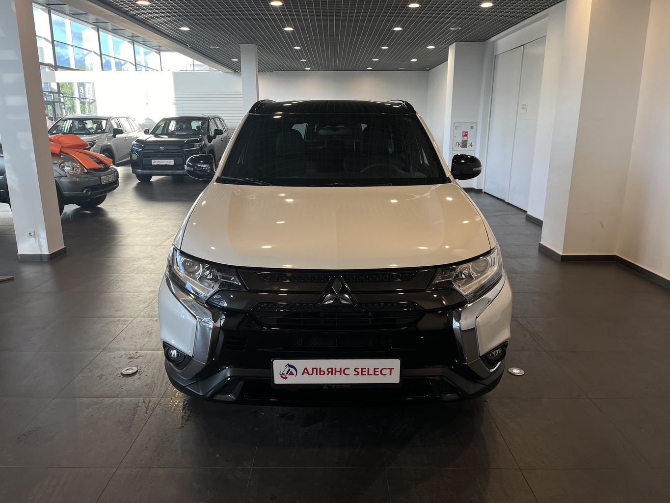 MITSUBISHI OUTLANDER
