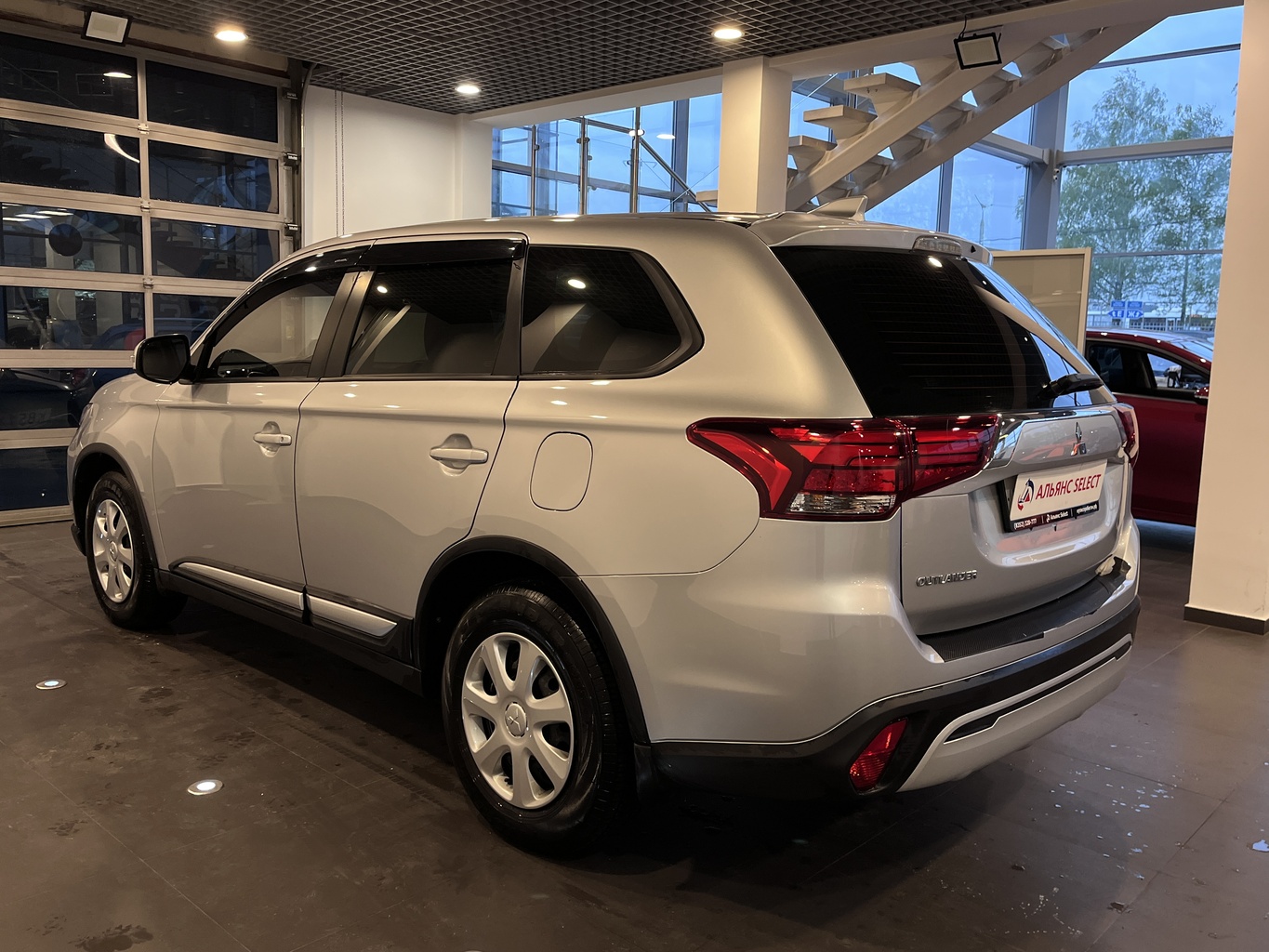 MITSUBISHI OUTLANDER