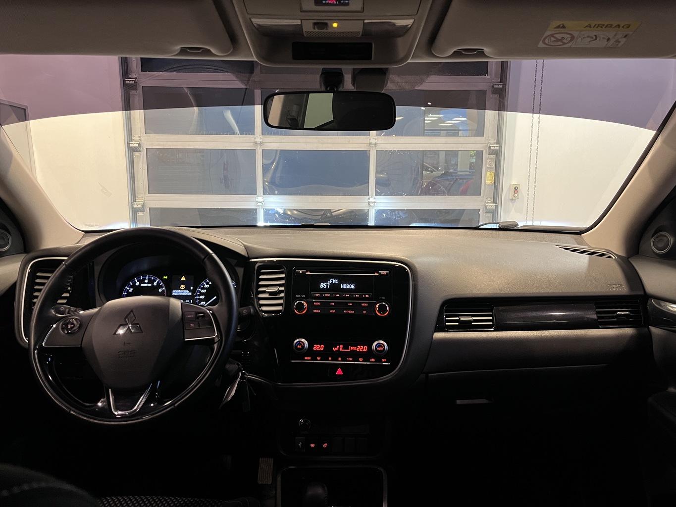 MITSUBISHI OUTLANDER
