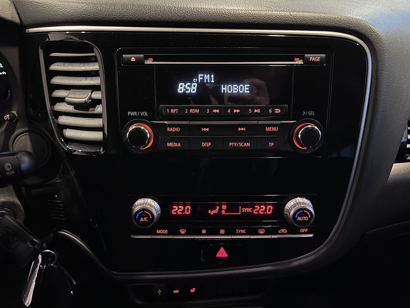 MITSUBISHI OUTLANDER