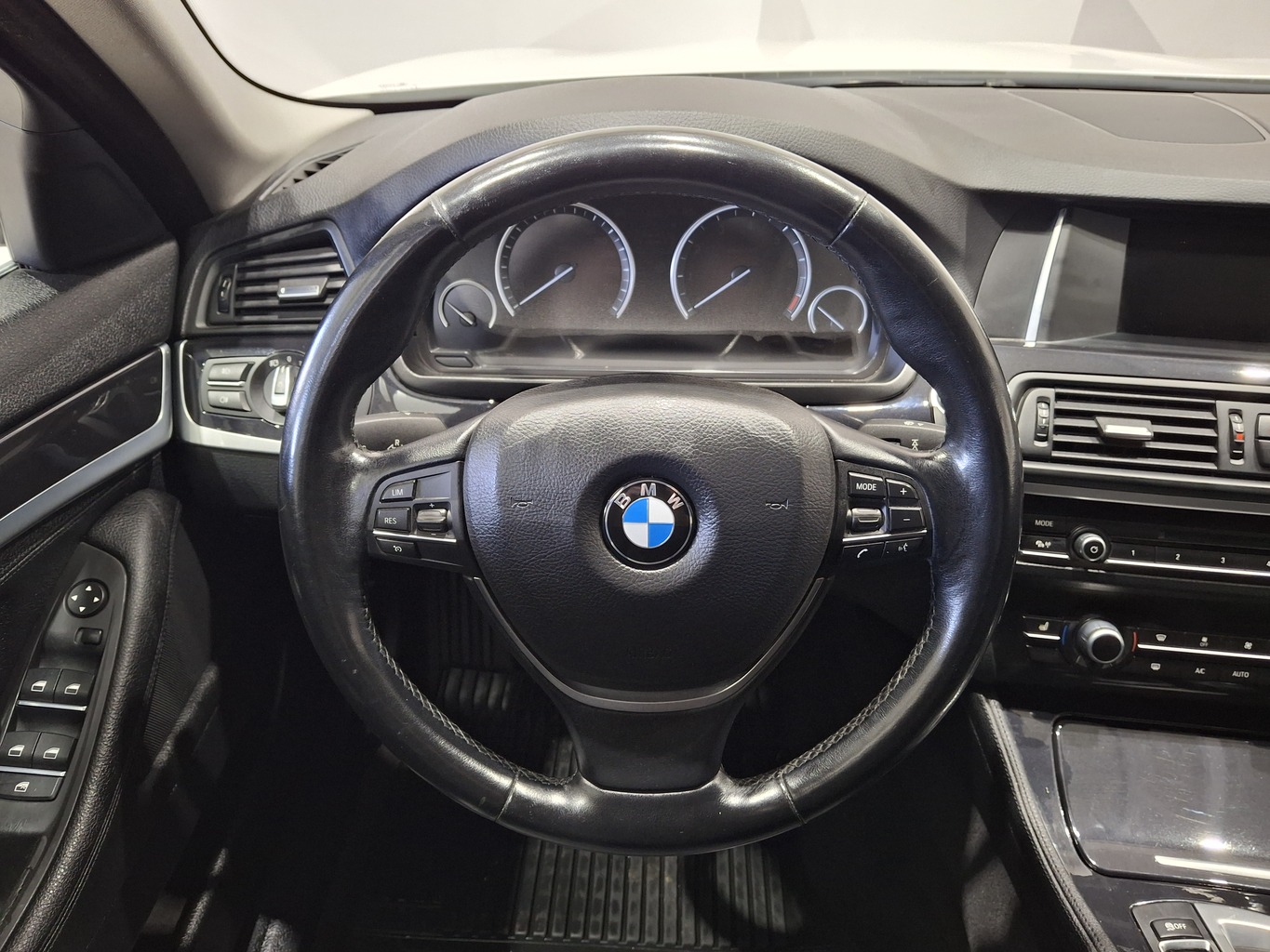 BMW 520I