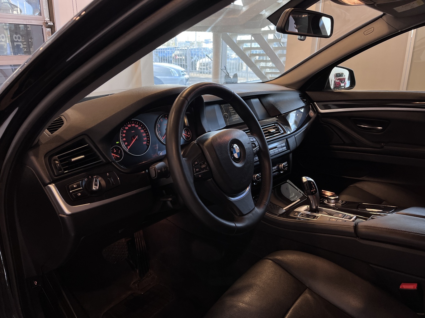 BMW 528I