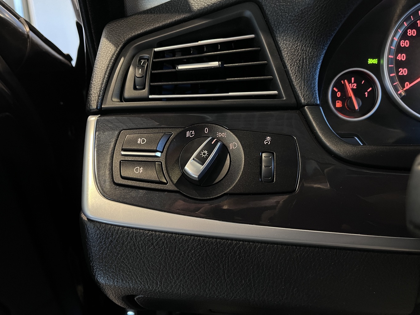 BMW 528I