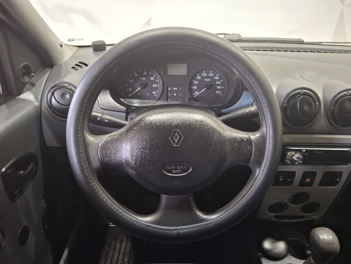 RENAULT LOGAN