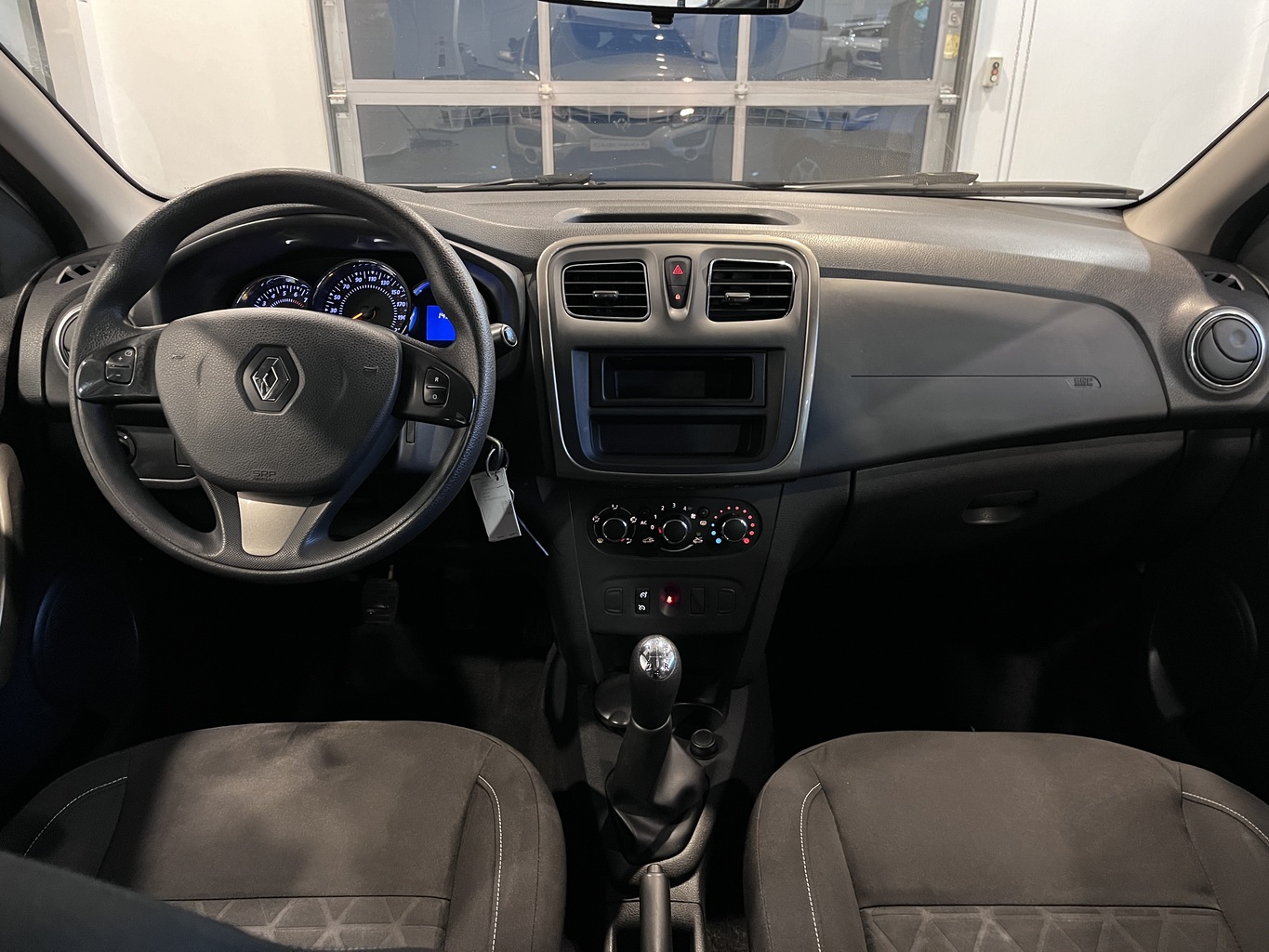 RENAULT SANDERO