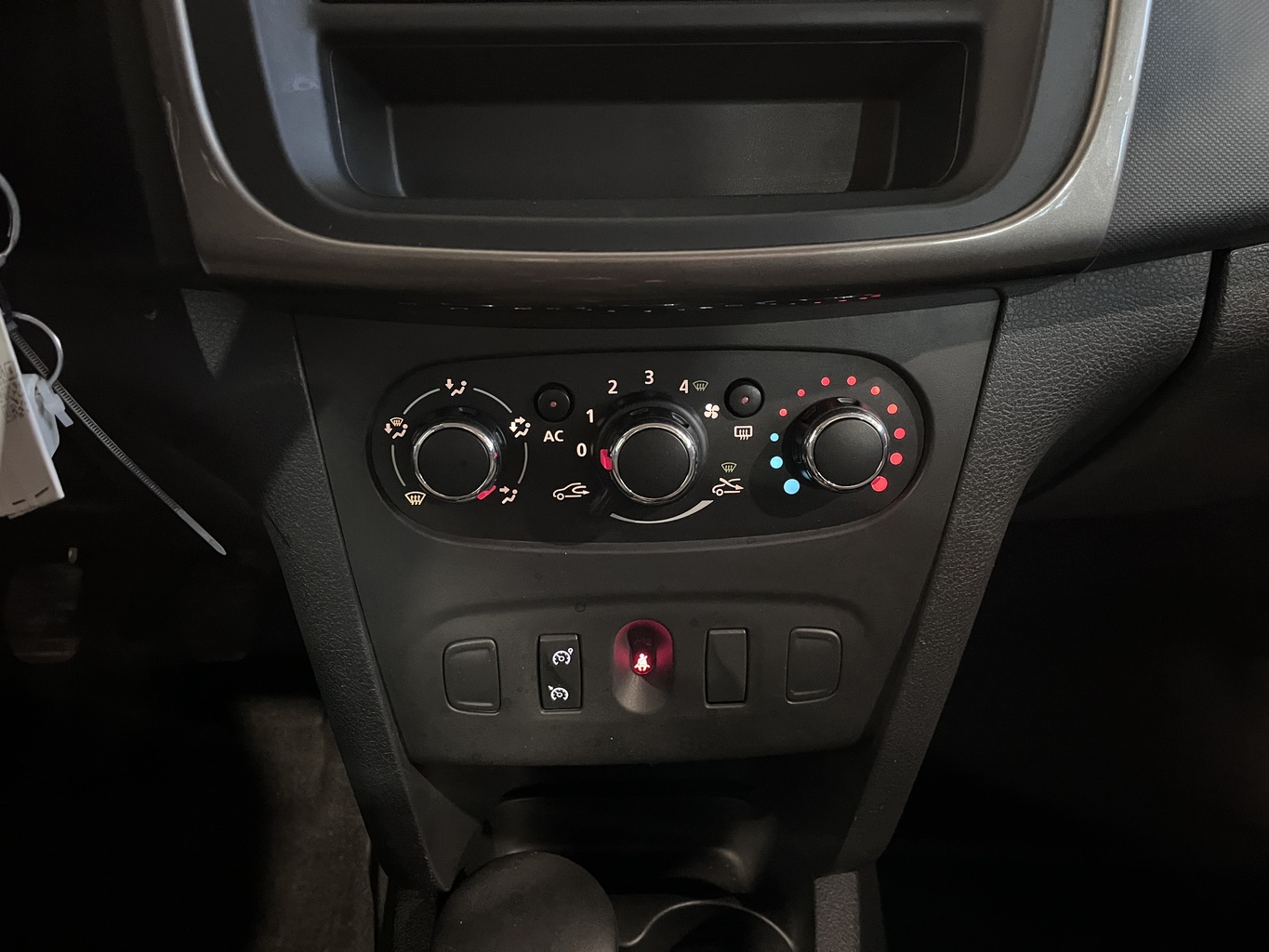RENAULT SANDERO