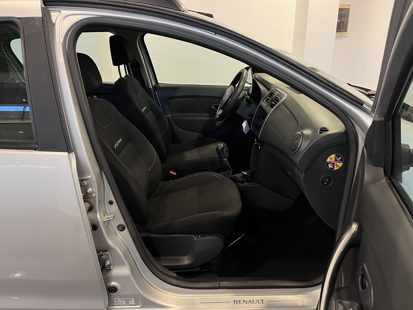RENAULT SANDERO