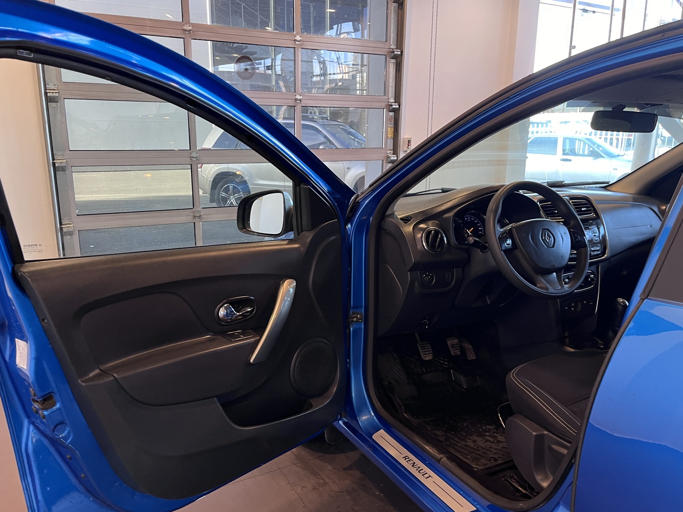 RENAULT LOGAN