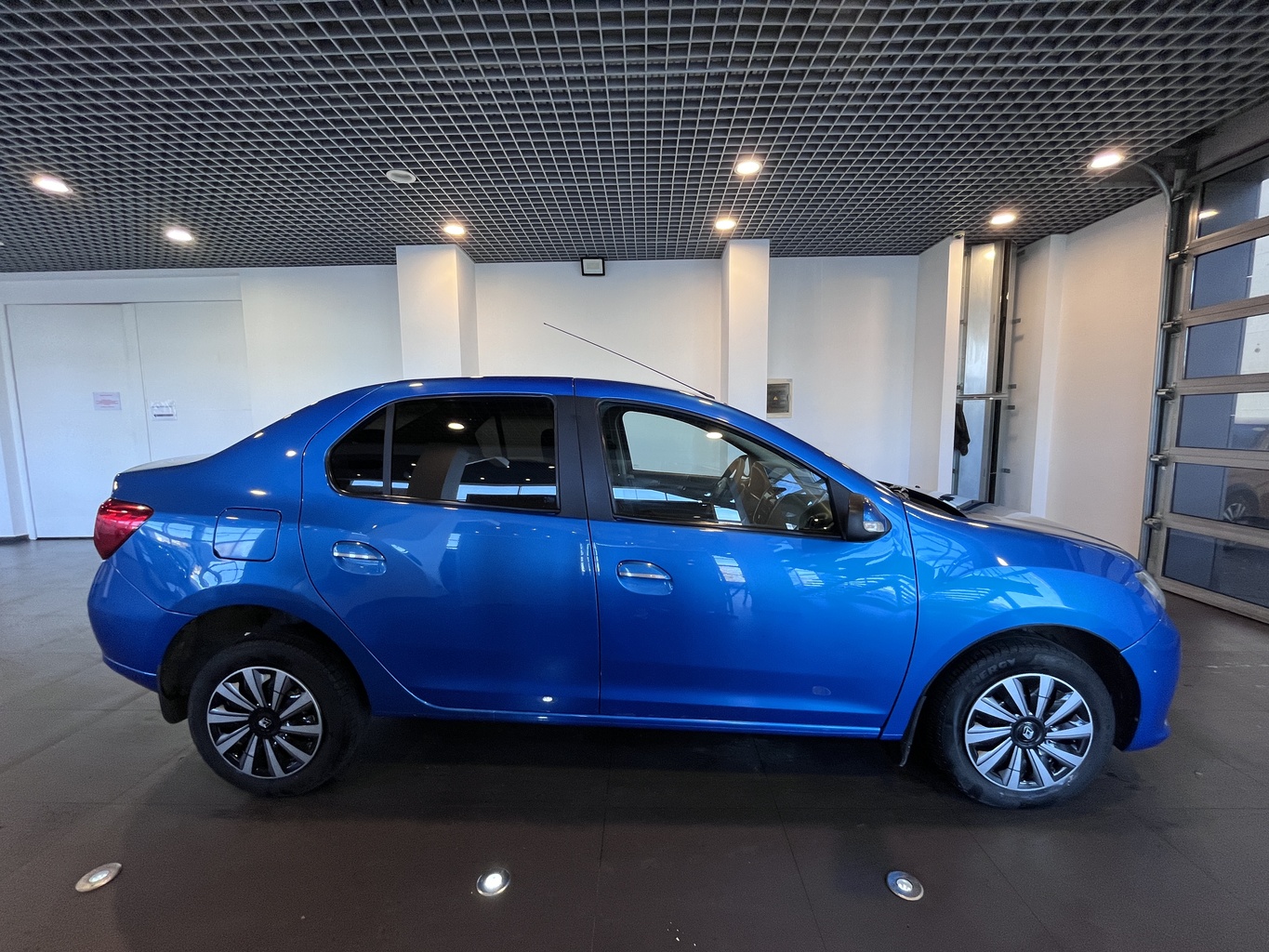 RENAULT LOGAN