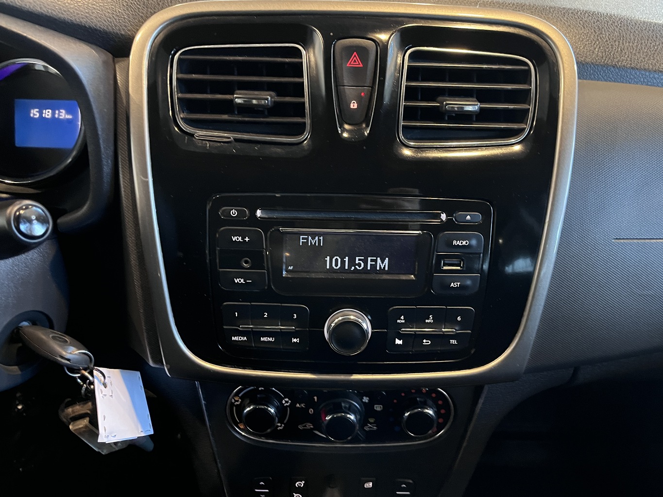 RENAULT LOGAN