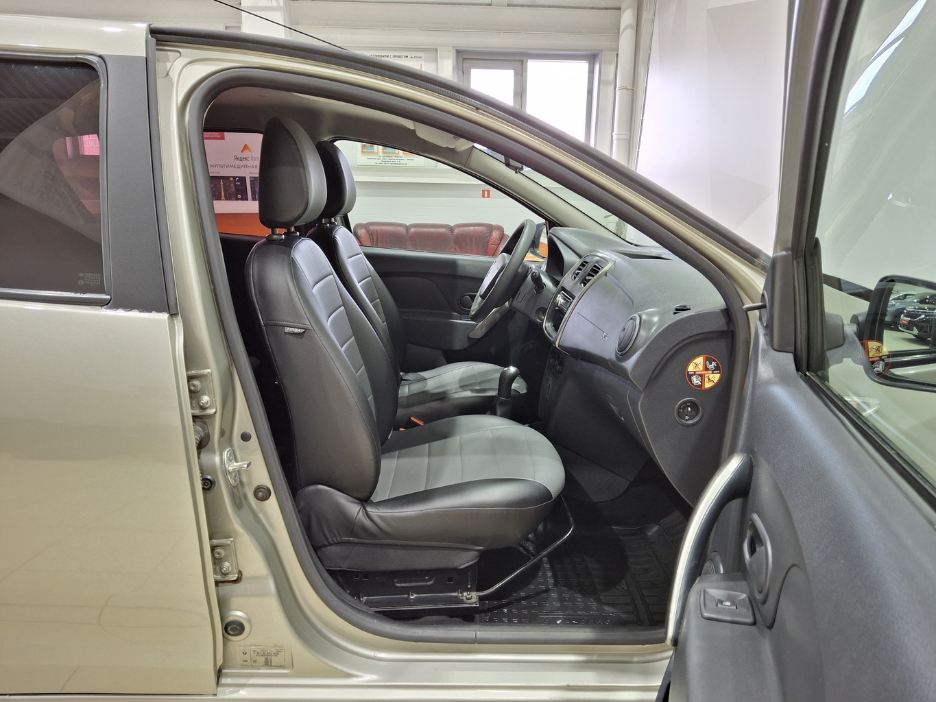 RENAULT SANDERO