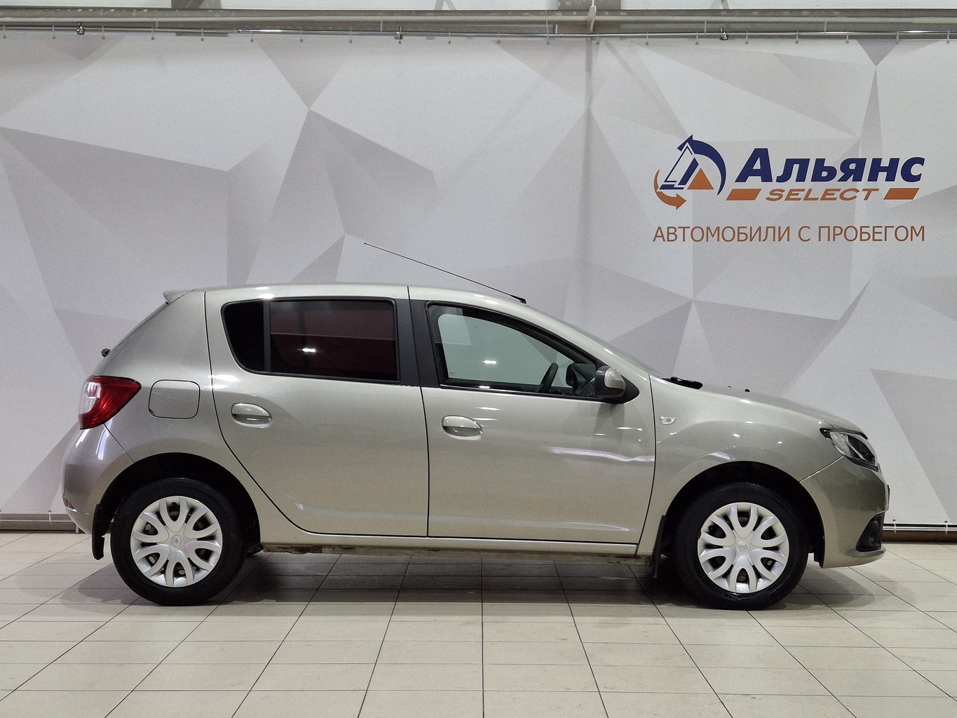 RENAULT SANDERO