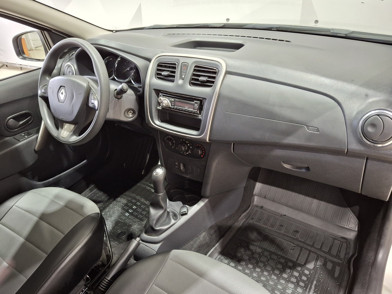 RENAULT SANDERO