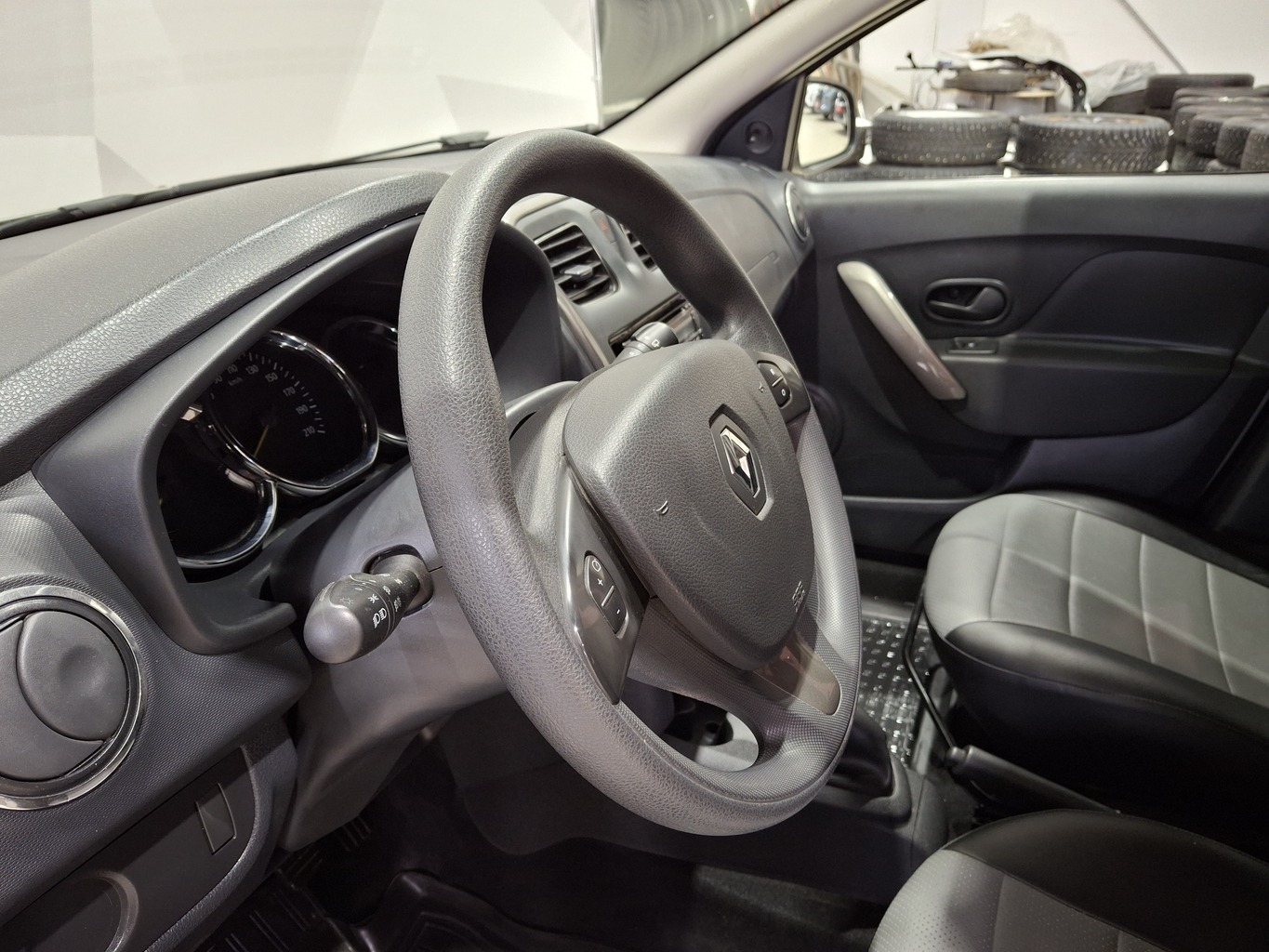 RENAULT SANDERO