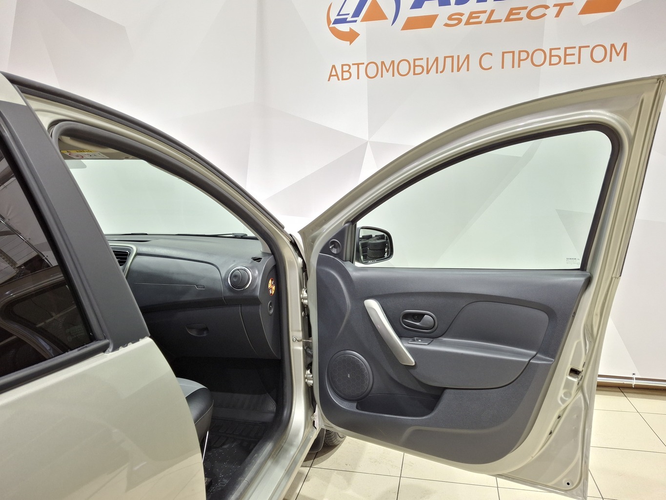 RENAULT SANDERO