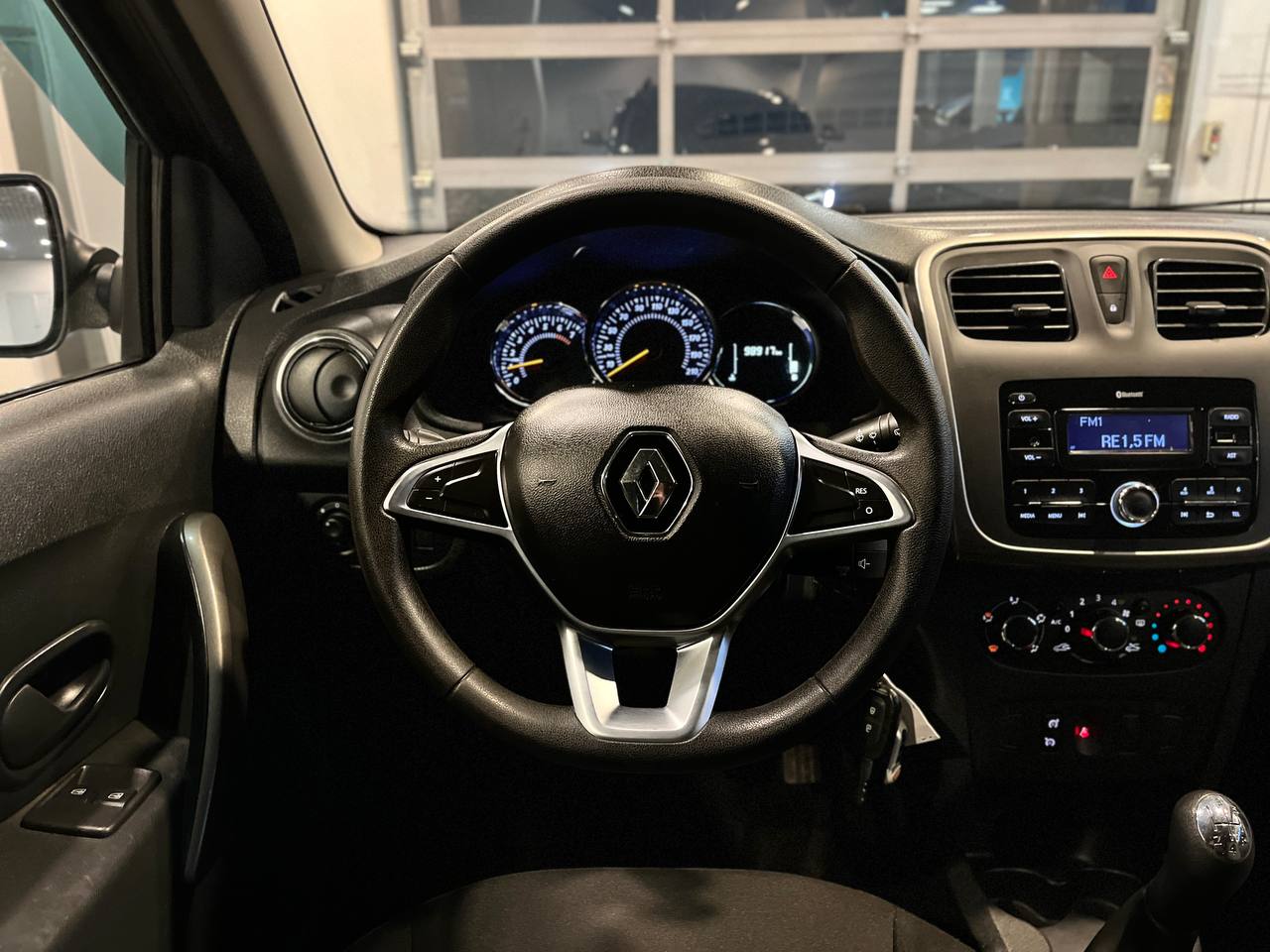 RENAULT SANDERO
