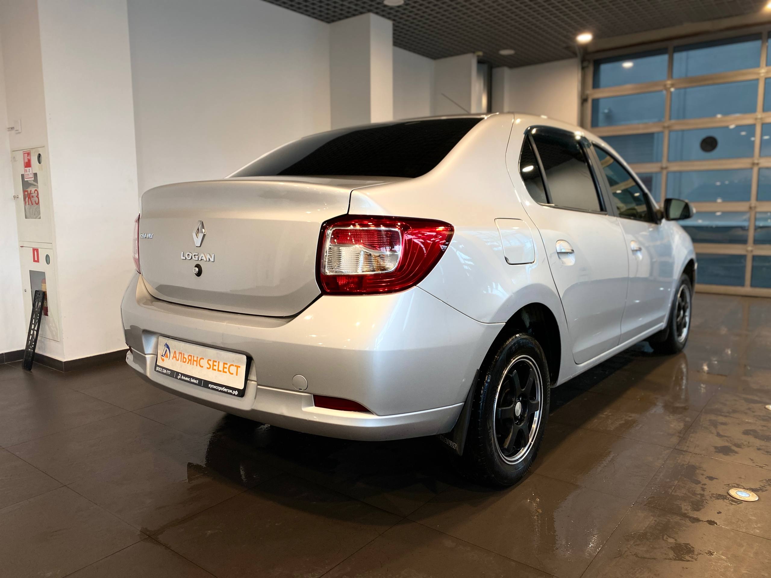 RENAULT LOGAN