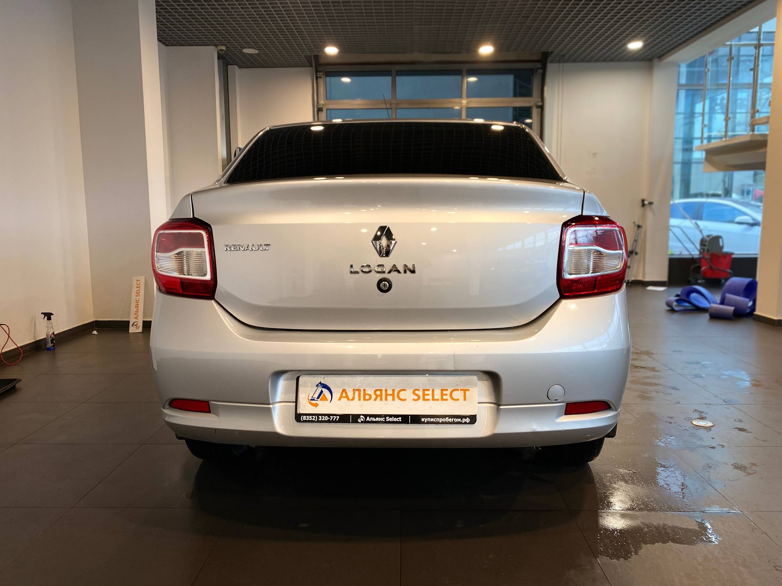 RENAULT LOGAN