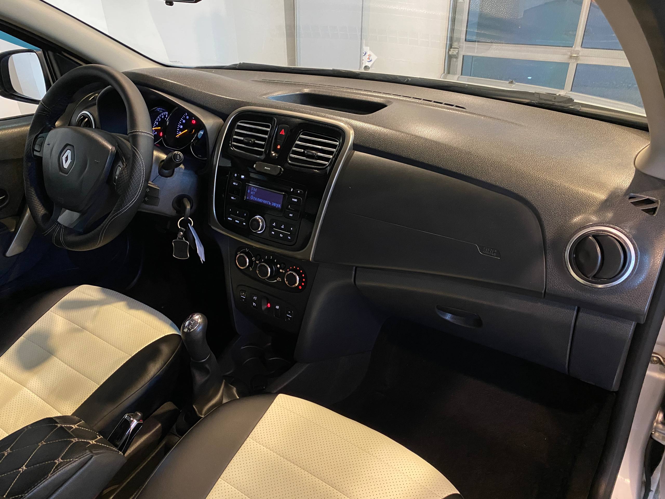 RENAULT LOGAN