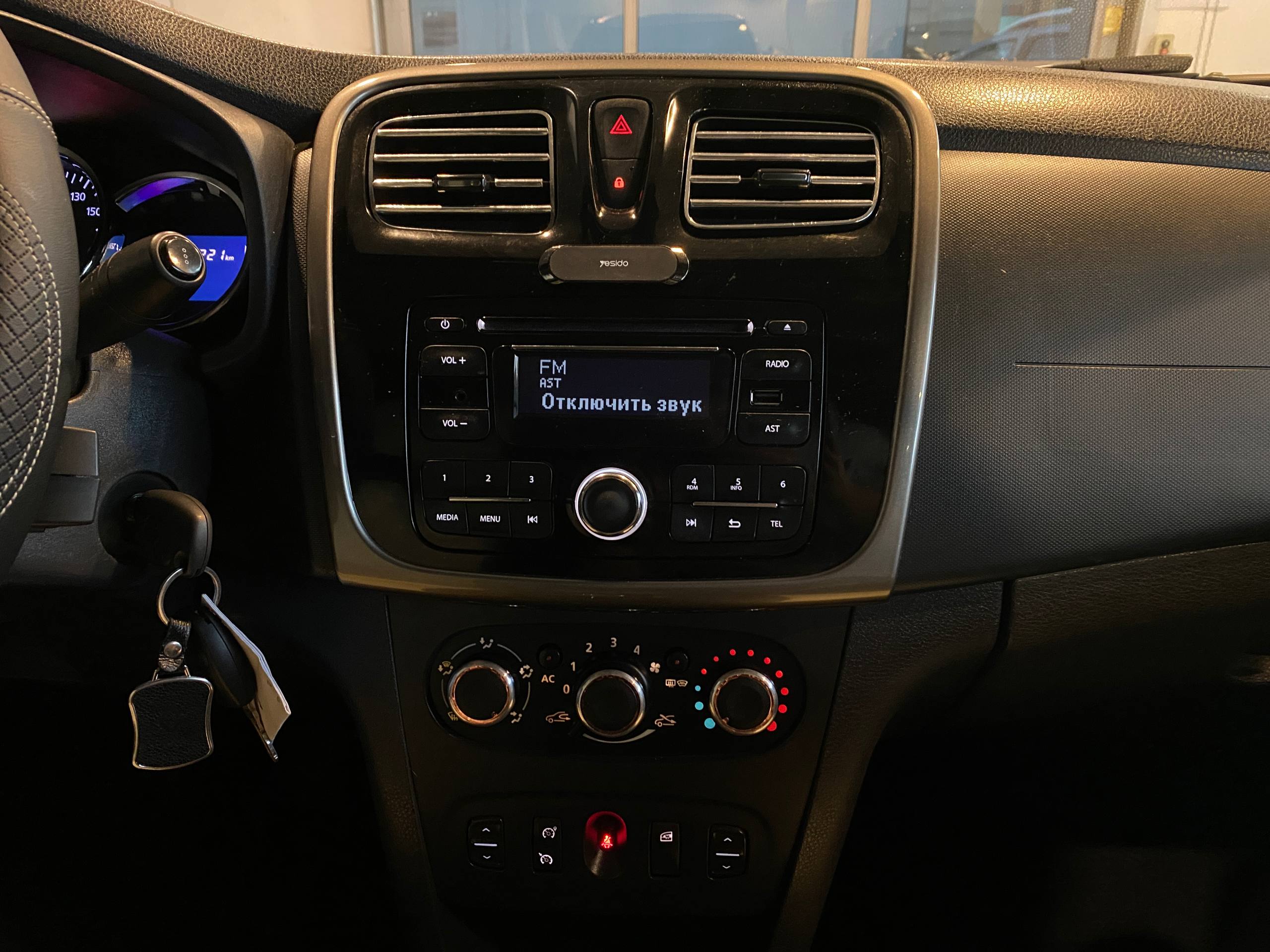 RENAULT LOGAN