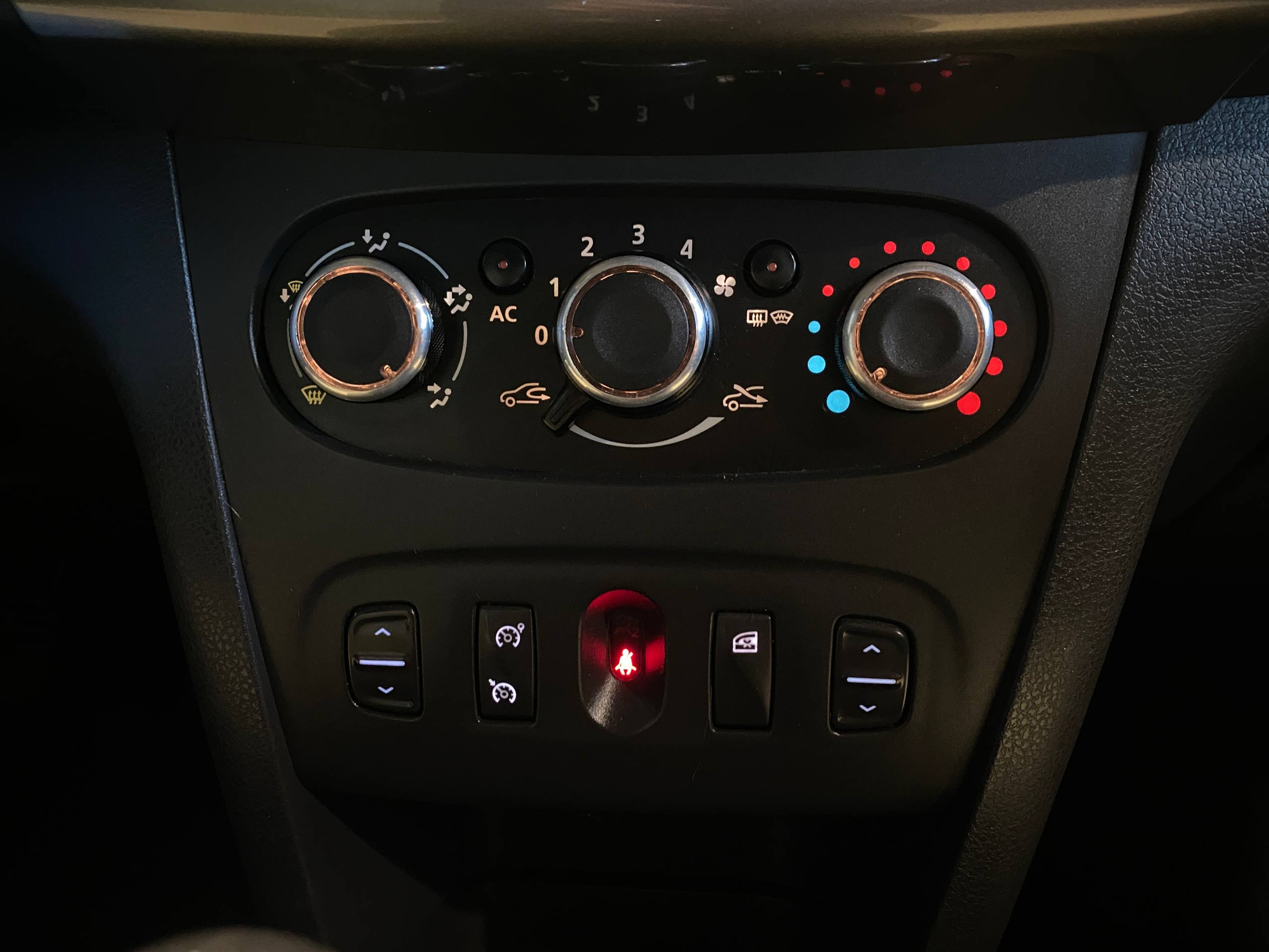 RENAULT LOGAN