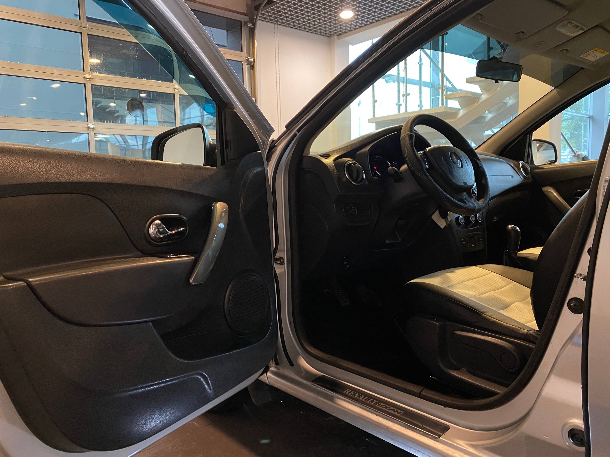 RENAULT LOGAN