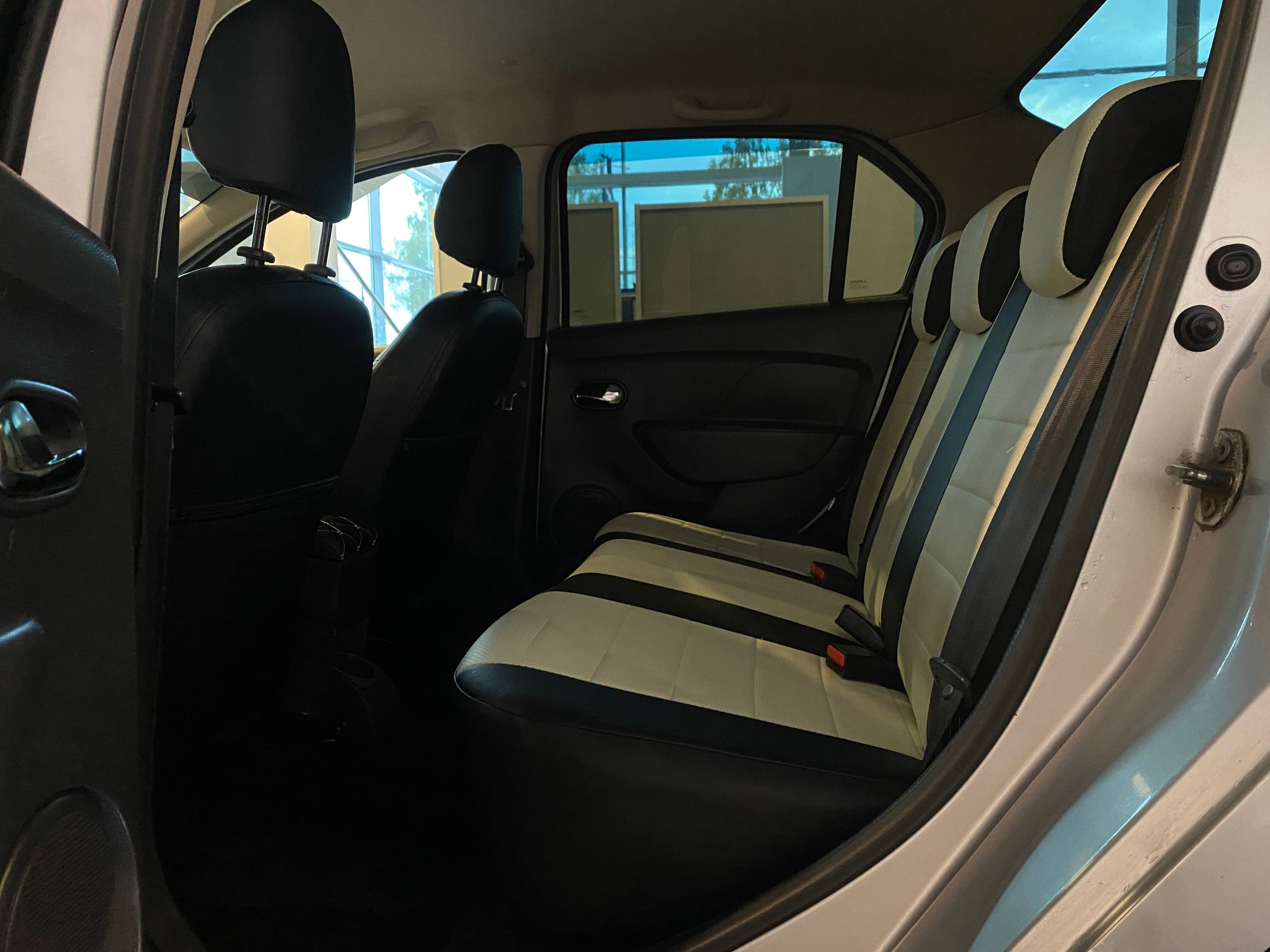 RENAULT LOGAN