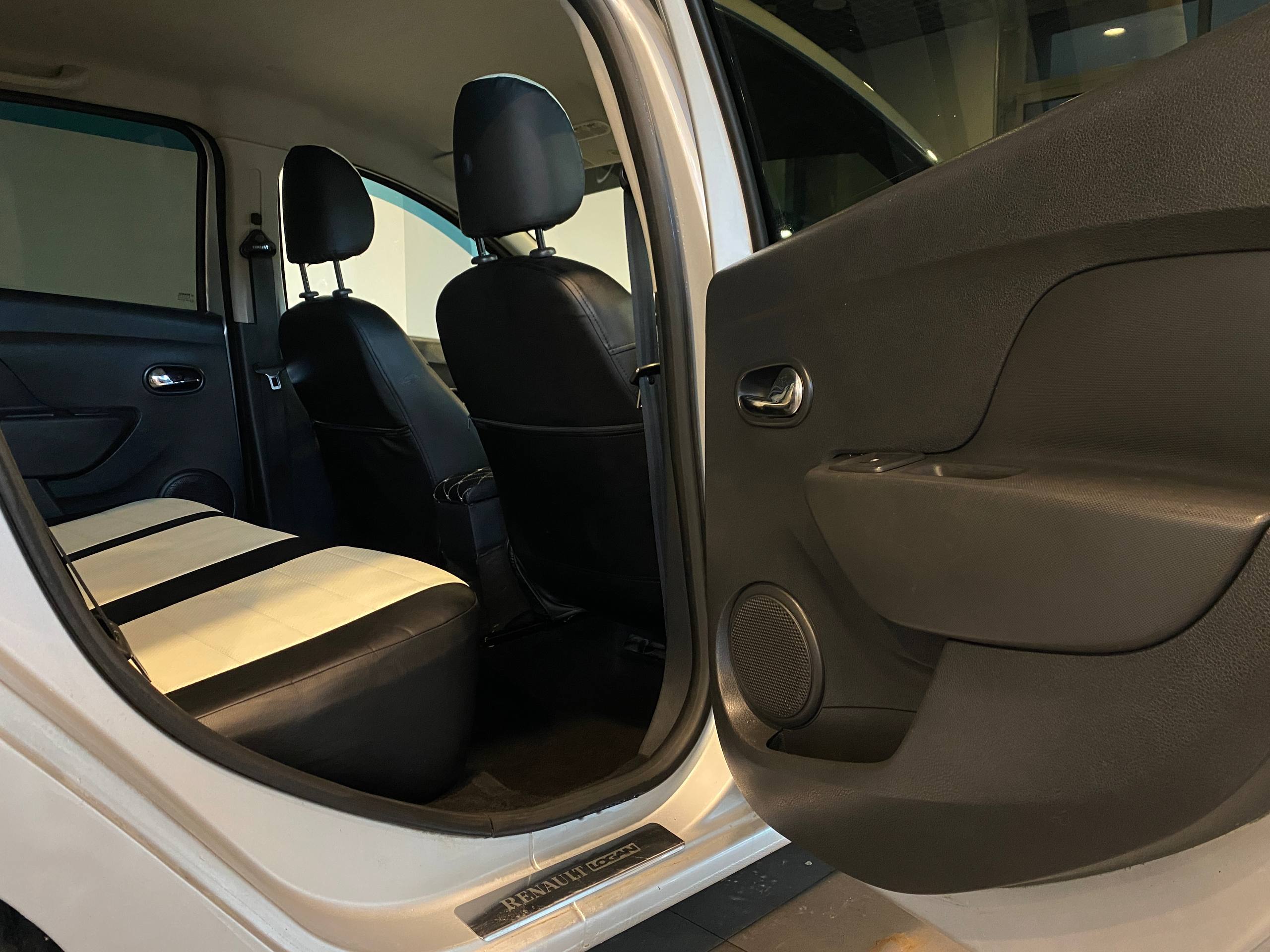 RENAULT LOGAN
