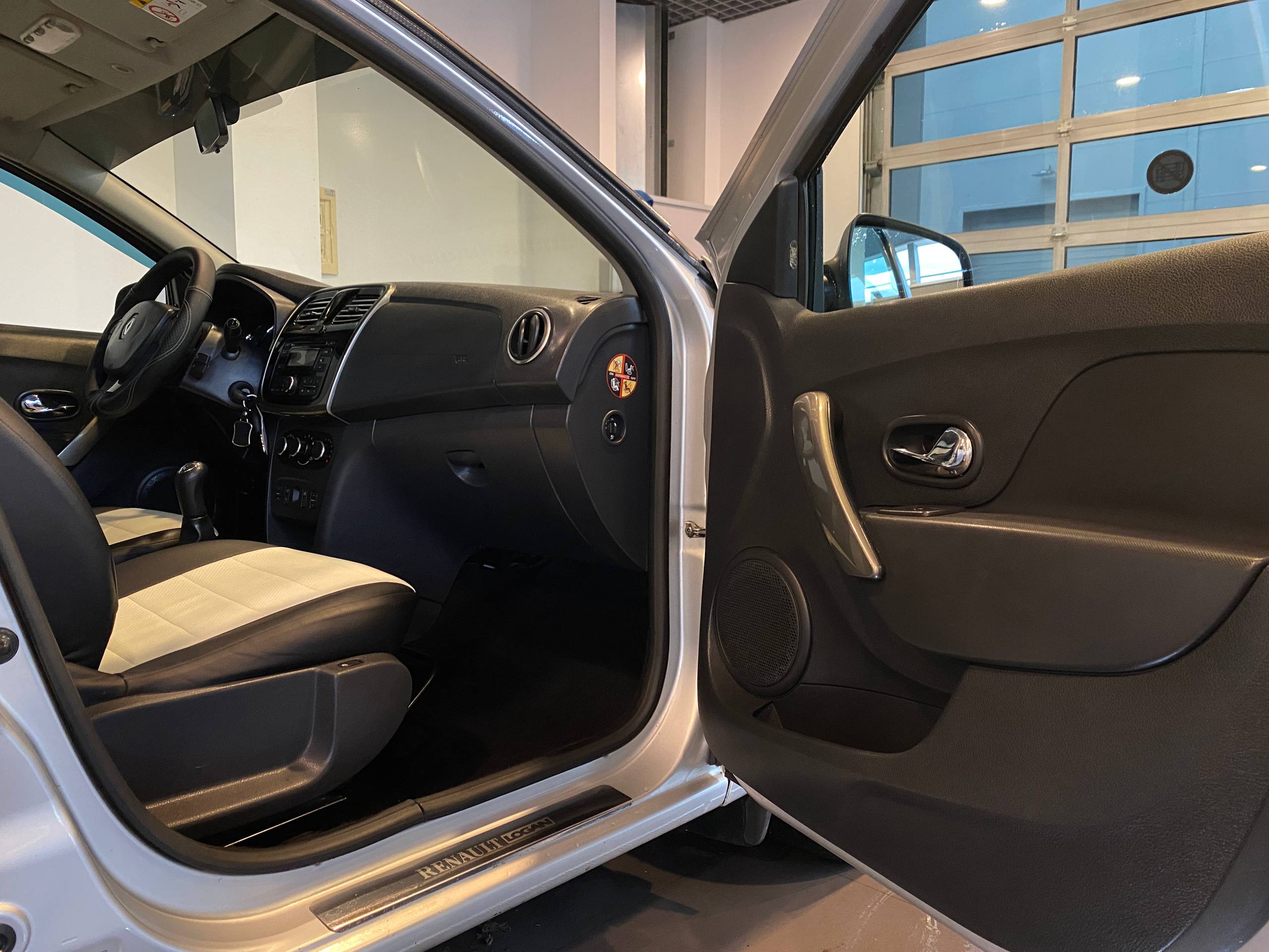 RENAULT LOGAN