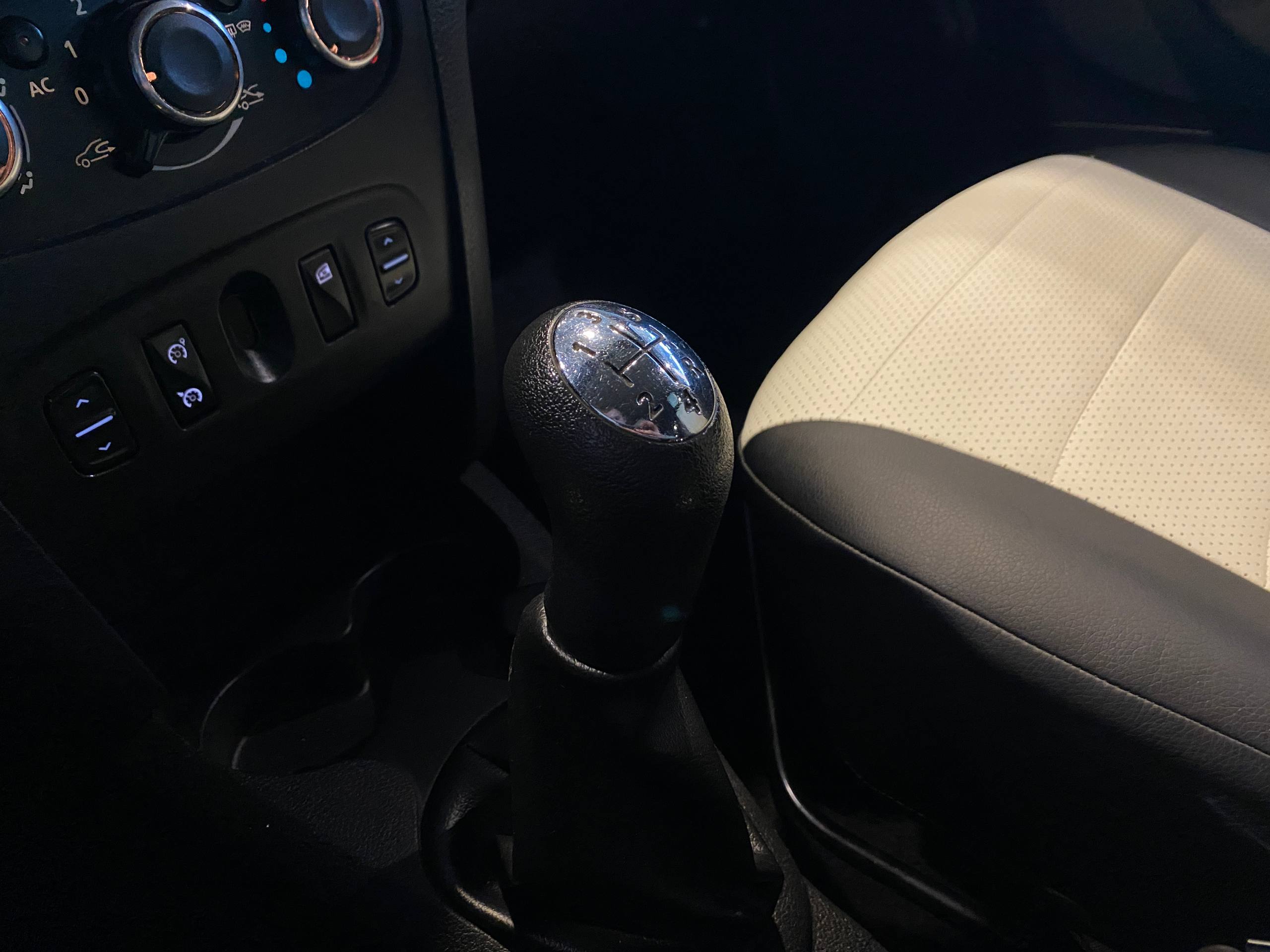RENAULT LOGAN