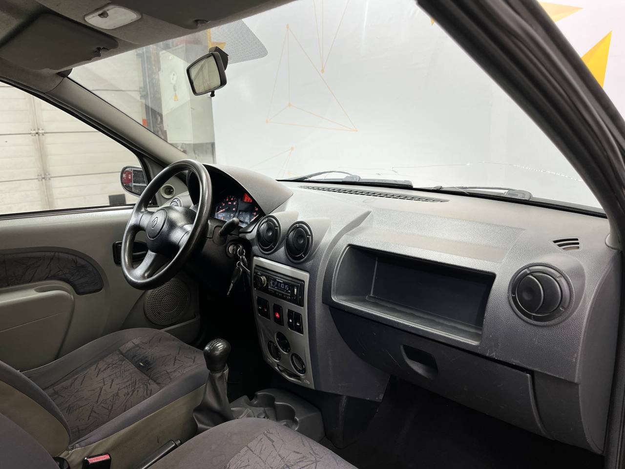 RENAULT LOGAN
