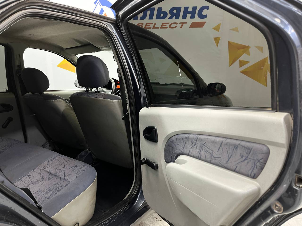RENAULT LOGAN