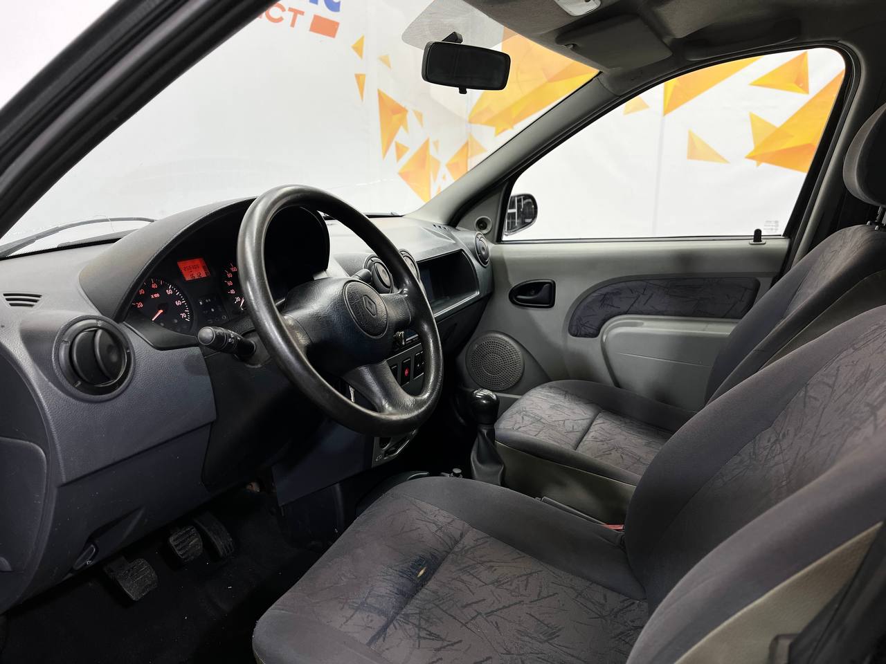 RENAULT LOGAN