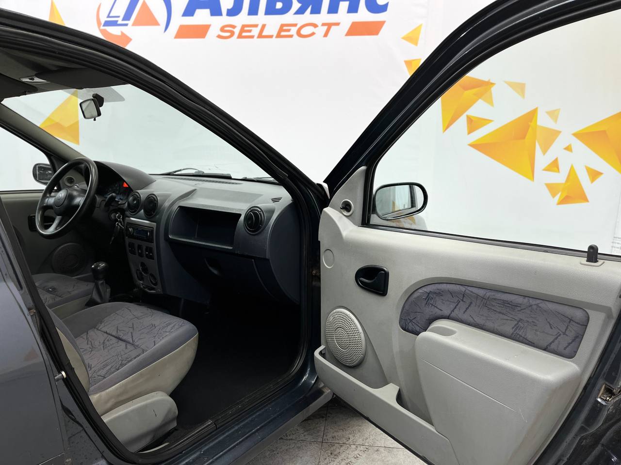 RENAULT LOGAN