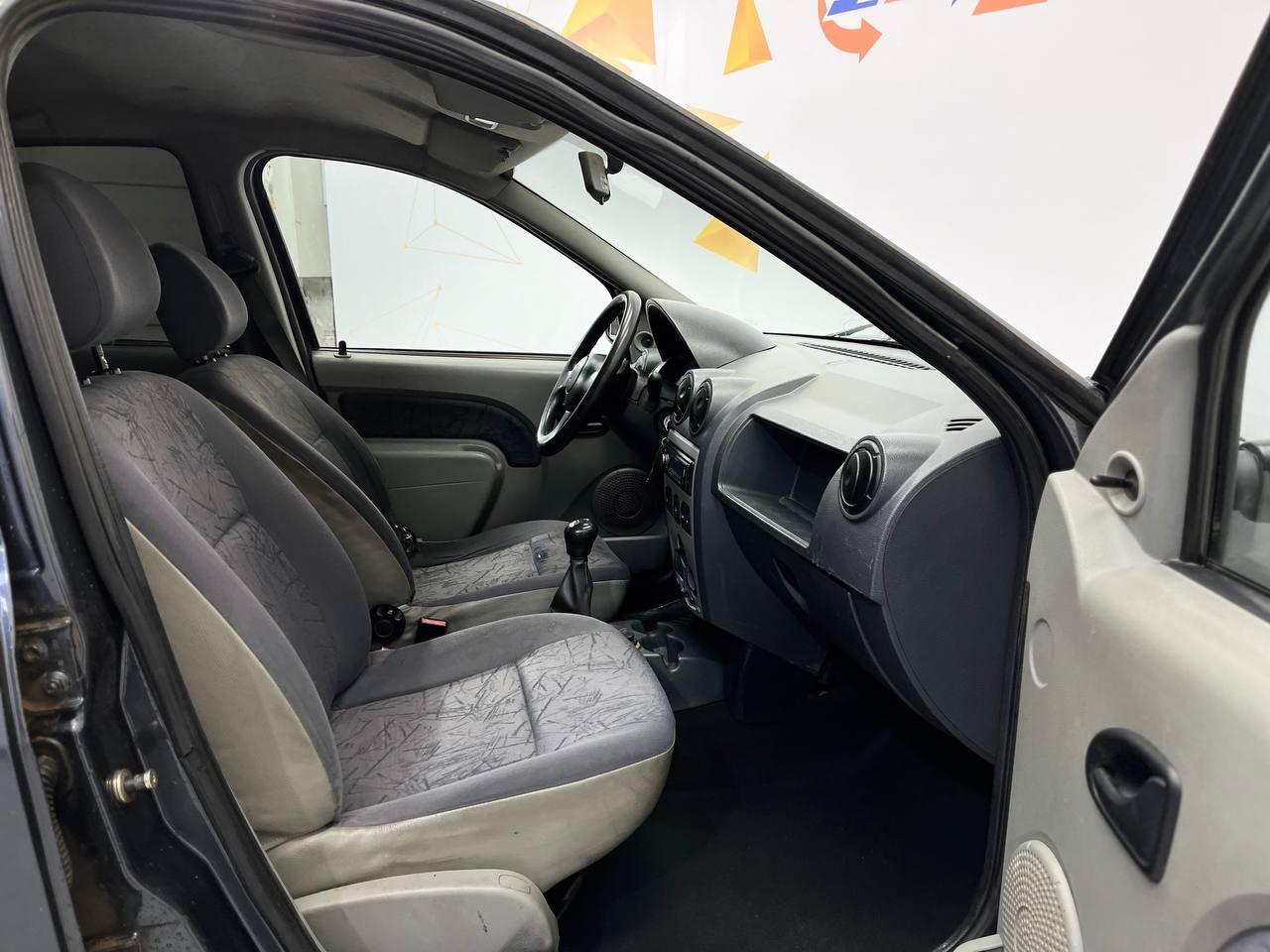 RENAULT LOGAN