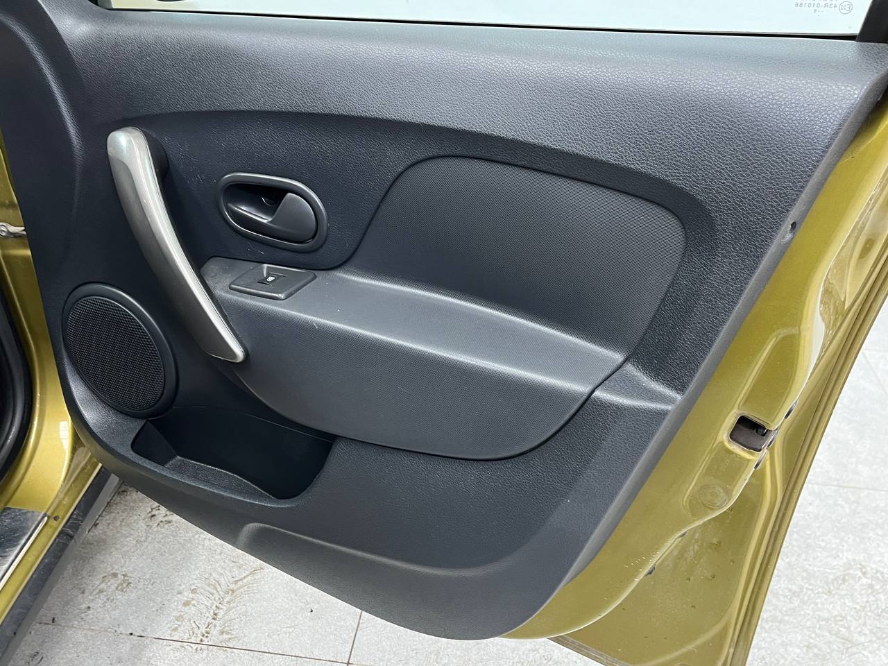 RENAULT SANDERO