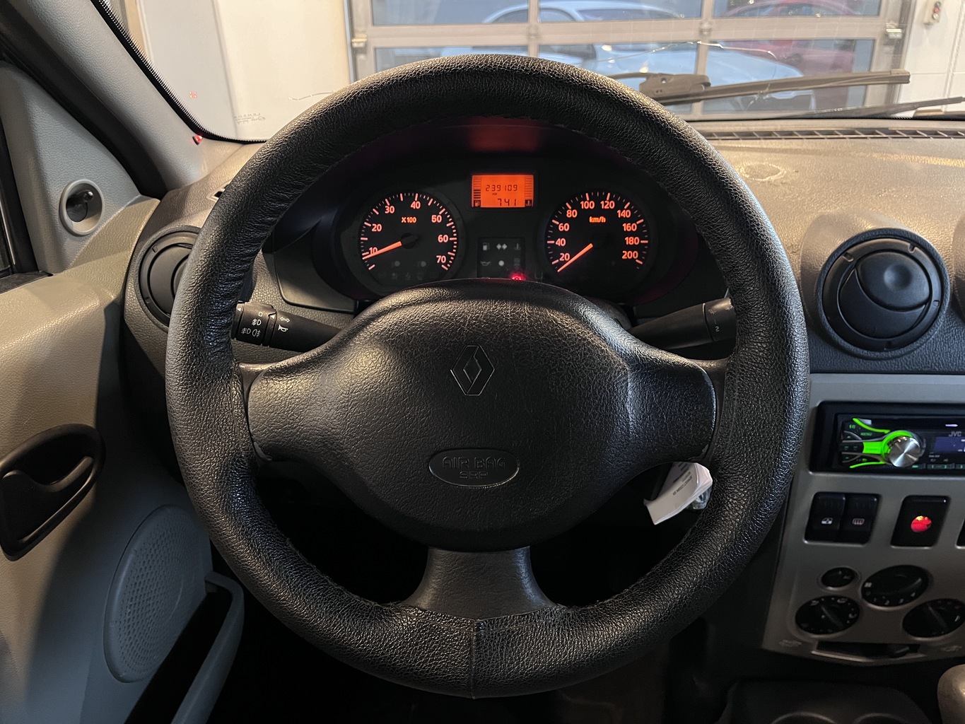 RENAULT LOGAN