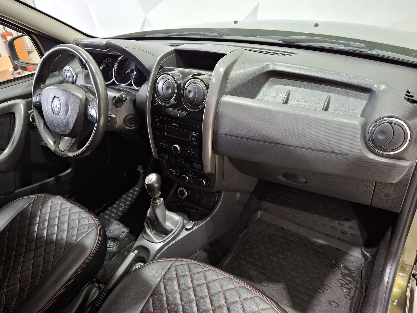 RENAULT DUSTER