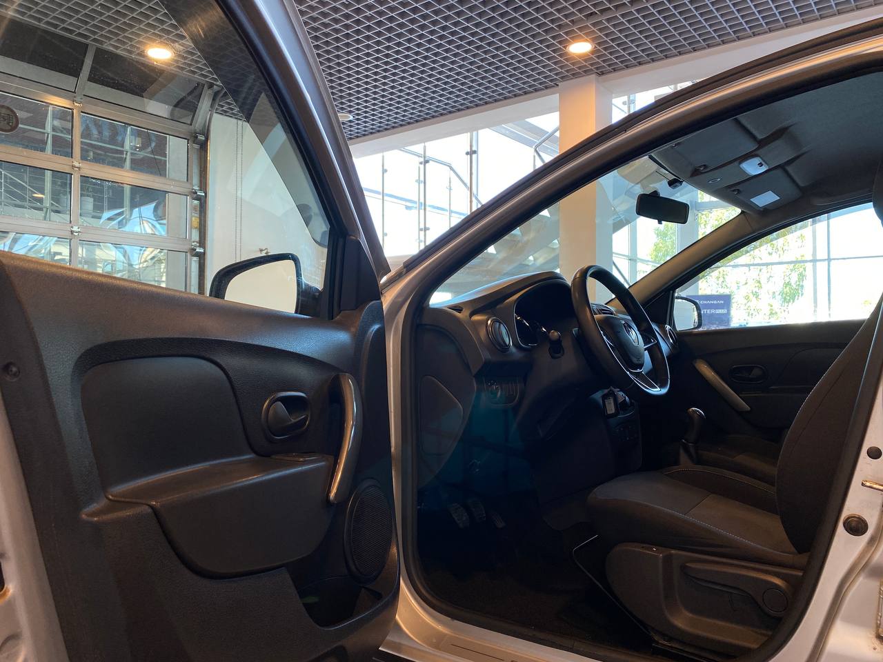 RENAULT LOGAN