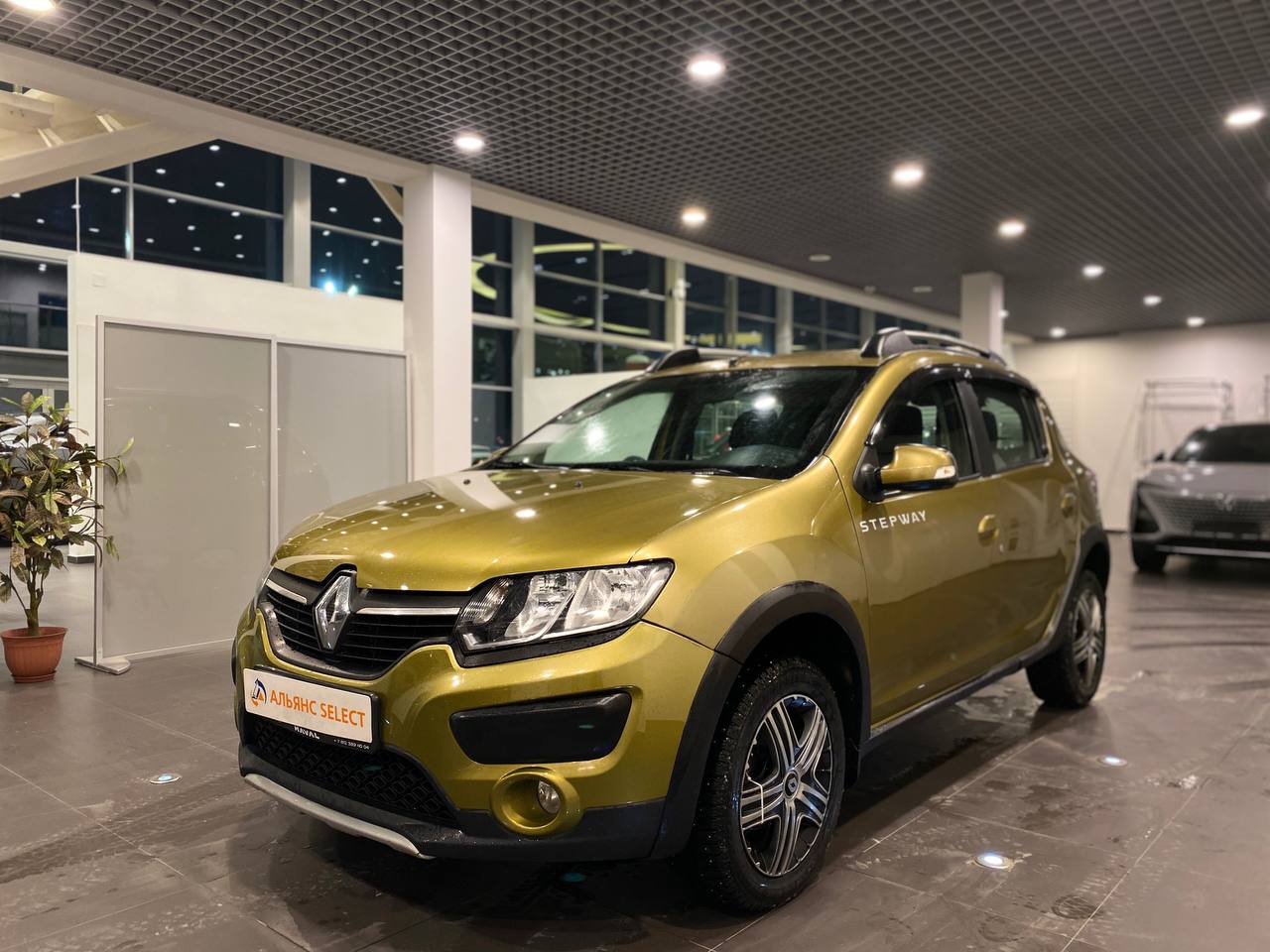 RENAULT SANDERO