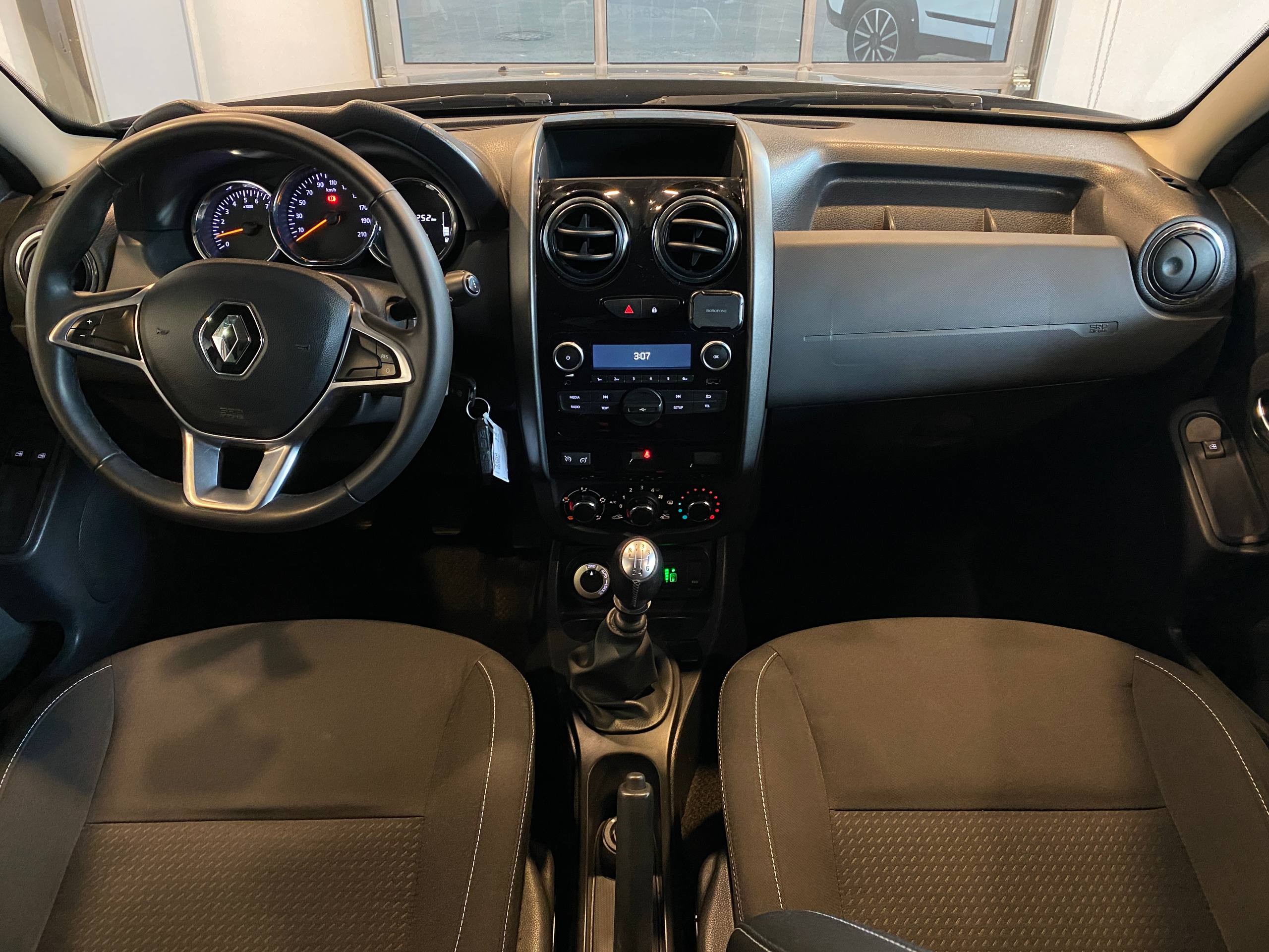 RENAULT DUSTER
